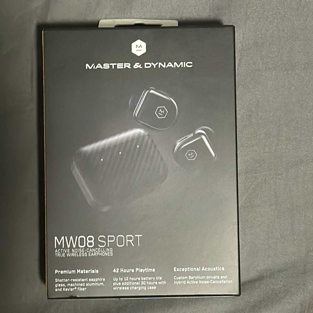 Master & Dynamic MW08 Sport Earbuds